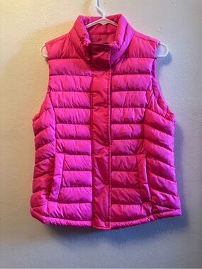 Gap Women’s Hot Pink Puffer Vest | Full Zip & Snap Front | Size M